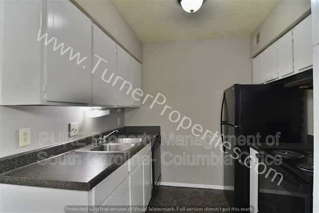 Building Photo - 411 Old Manor Rd