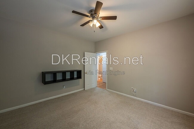Building Photo - 2358 Towneview Ct SE