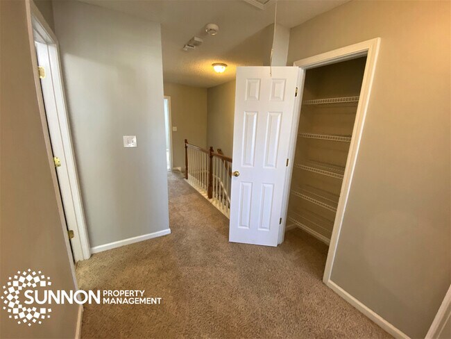 Building Photo - Adorable 3 BR 2.5 BA Updated House + Garage