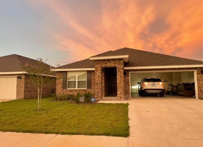 Building Photo - 4611 Reveille Wy