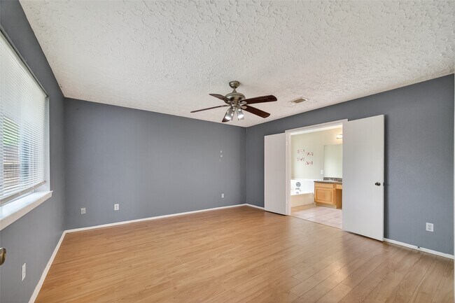 Building Photo - 319 Richvale Ln