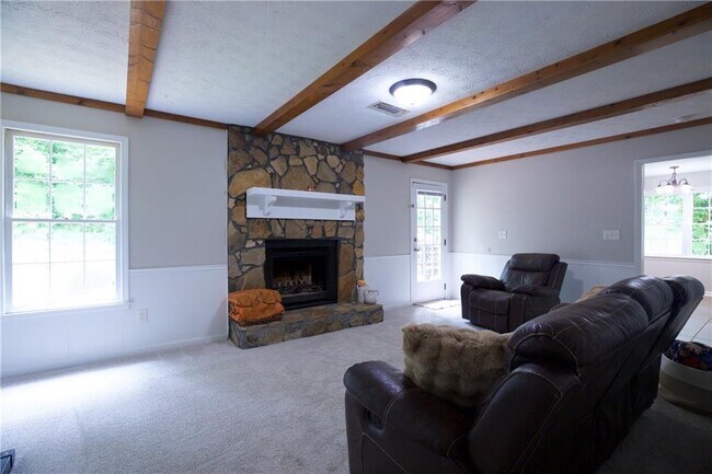 Building Photo - 3328 Mountain Hollow Dr