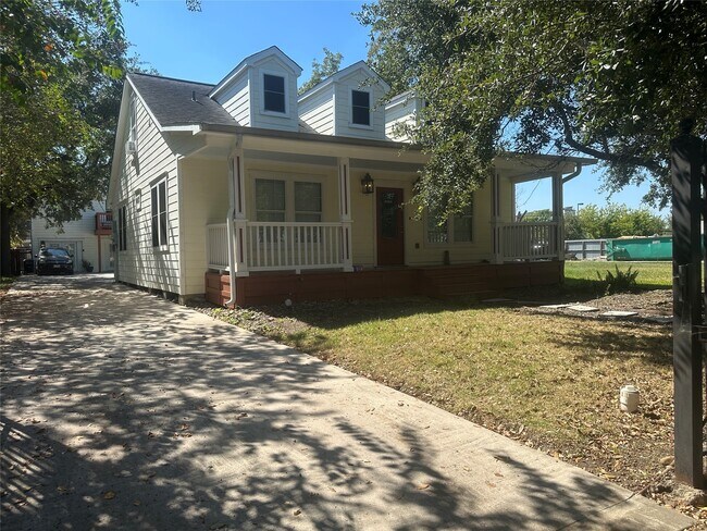 Primary Photo - 4924 Polk St