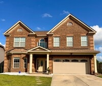 Building Photo - Hunter's Crossing!
