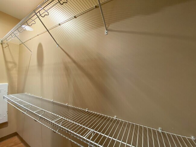 Building Photo - 83 Hanover St