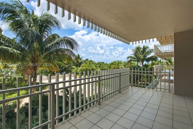 Building Photo - 2 Grove Isle Dr