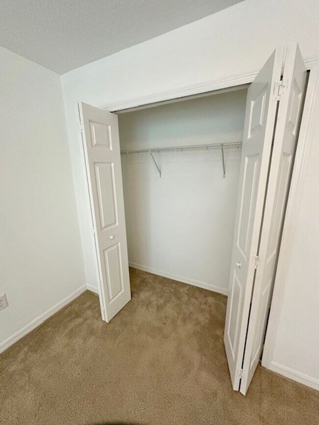 Building Photo - 4 bed 2.5 bath in WINDERMERE TRAILS!