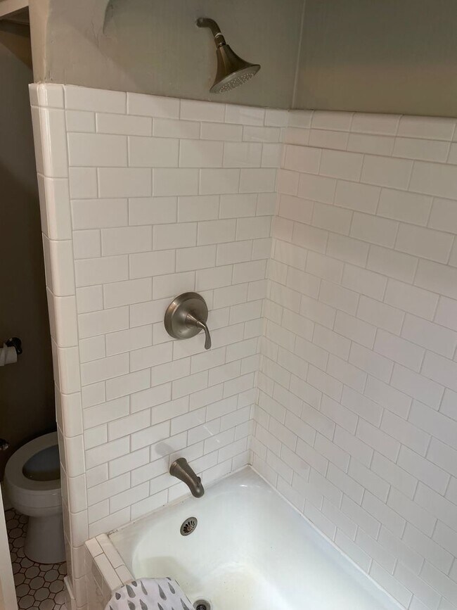 Building Photo - Single Family Home in East Sacramento W/Pool