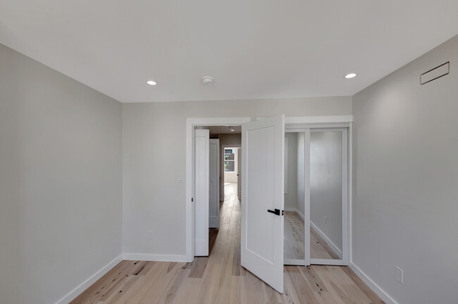 Building Photo - 134 N Linwood Ave
