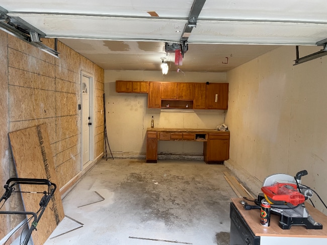 Building Photo - 9914 England Dr