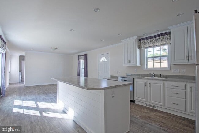 Building Photo - 119 Sherwood Forest Way