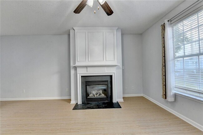 Building Photo - 229 Riverstone Commons Cir