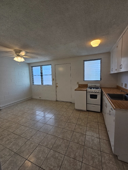 Building Photo - 809 Kinau St