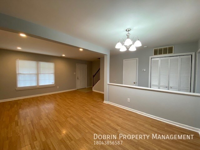 Building Photo - 1418 Kemper St