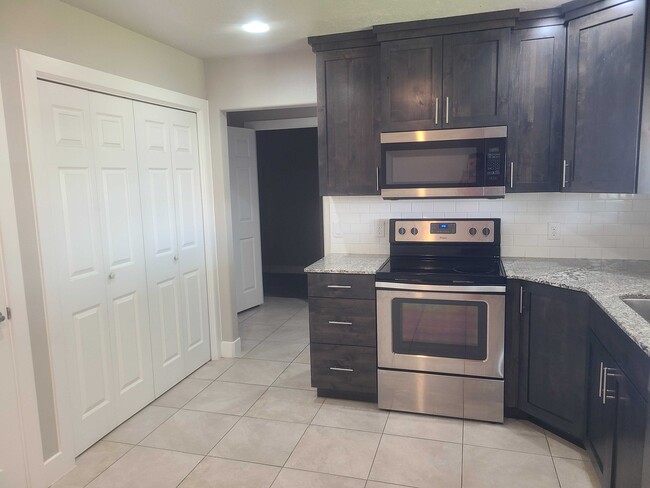 Building Photo - 1563 W 1400 N