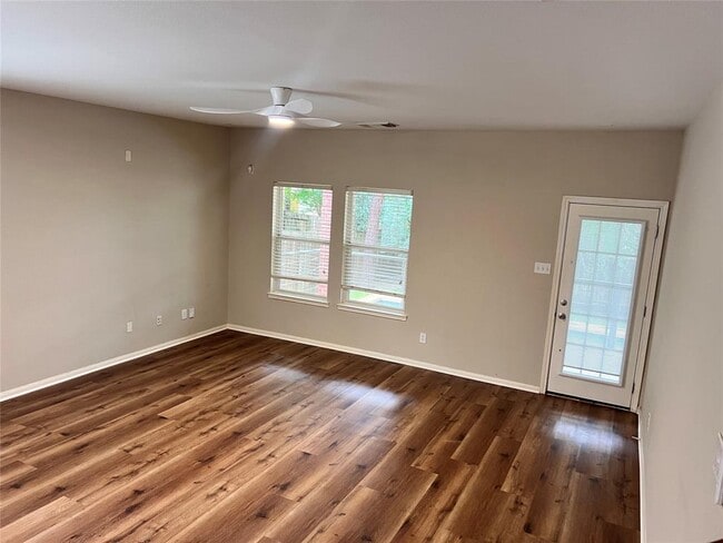Building Photo - 107 W Spindle Tree Cir