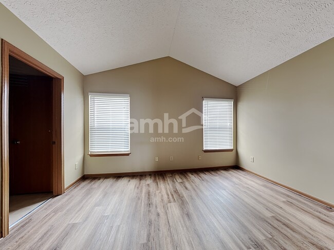 Building Photo - 6476 Kelsey Ct