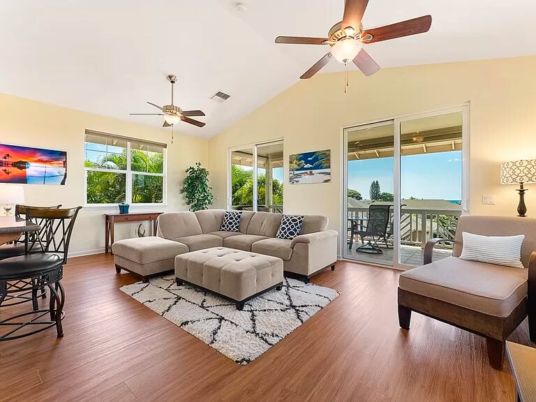 Building Photo - 142 Laukahi St