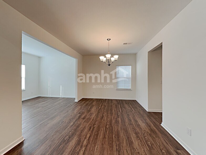 Building Photo - 5034 Twin River Dr