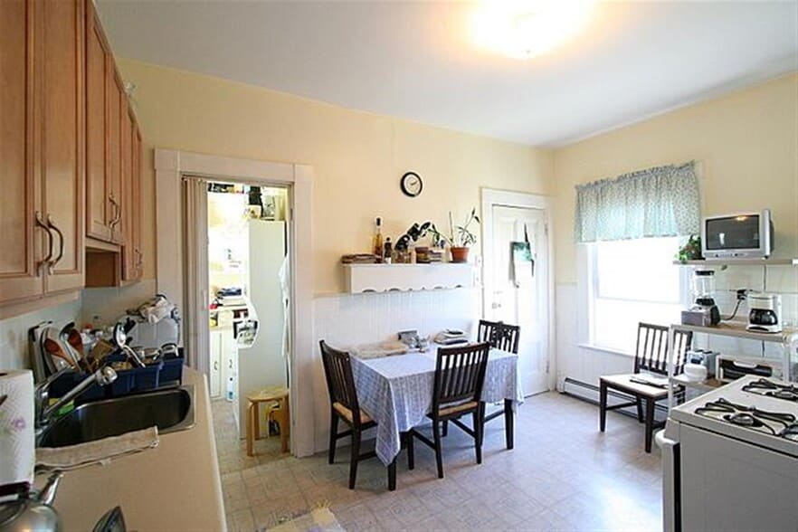 Building Photo - 70 Spring St