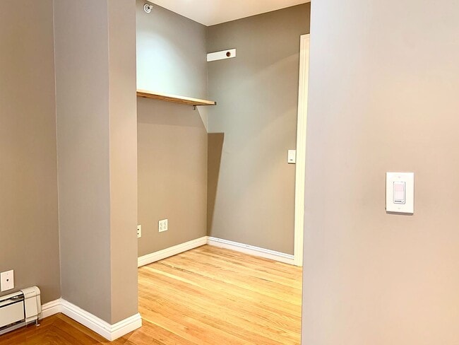 Building Photo - 2720 Sacramento St