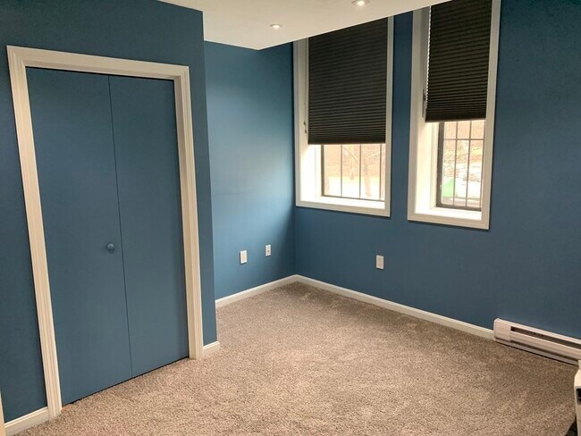 Building Photo - 1098 Stafford St