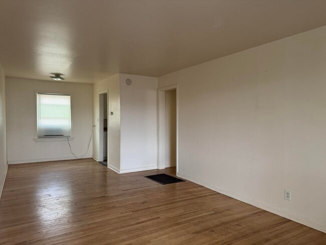 Building Photo - 1016 Wilmoore Dr SE