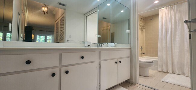Building Photo - 11863 Wimbledon Cir