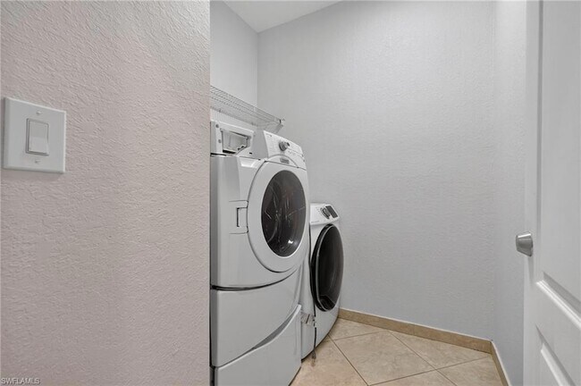 Building Photo - 7032 Ambrosia Ln