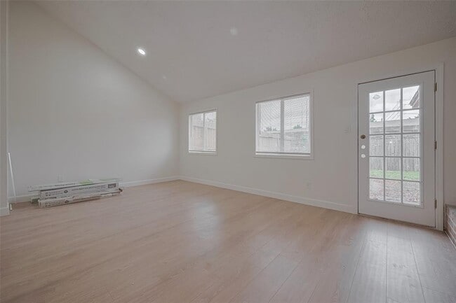 Building Photo - 16250 Rancho Blanco Dr