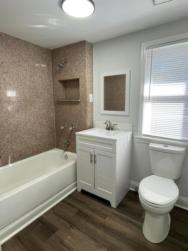 Building Photo - Beautifully Updated 3 Bed 2 Bath Haymount Home