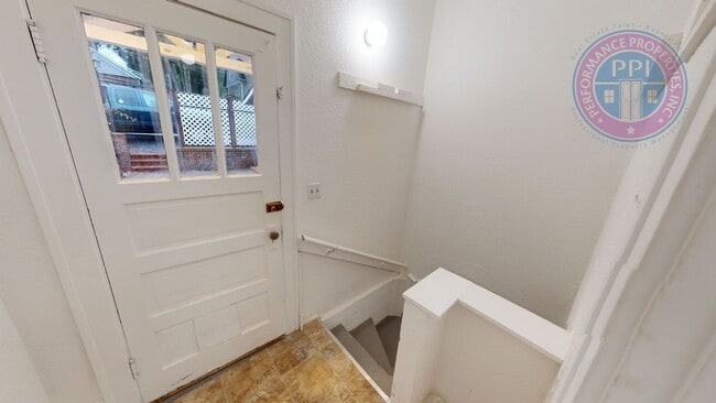 Building Photo - 43 Ladd St