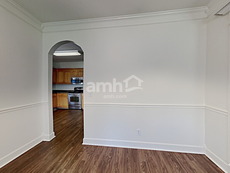 Building Photo - 2216 Ipswitch Dr