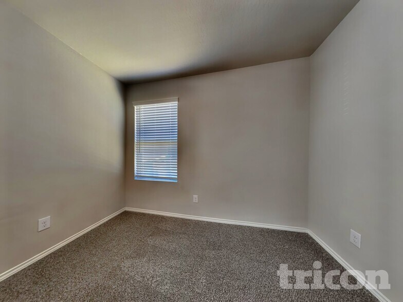 Building Photo - 9727 Marbach Hl