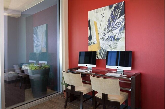 Building Photo - 48 Rainey St