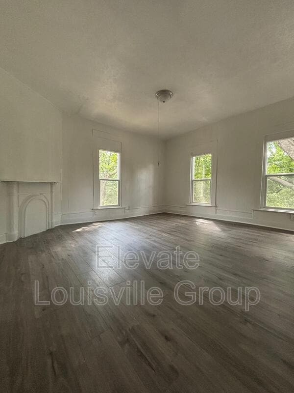 Building Photo - 1123 S Brook St