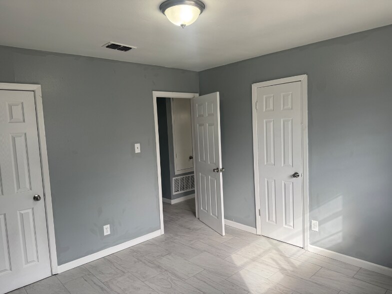 Building Photo - 6901 Lavender Dr