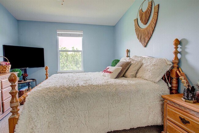 Building Photo - 2344 Golden Lake Loop