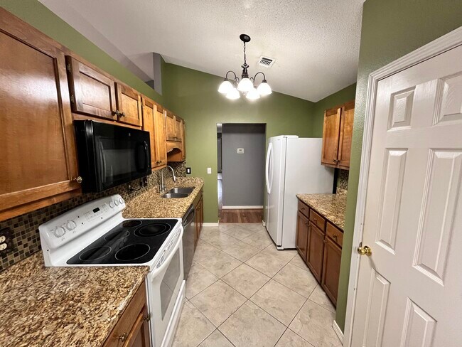 Building Photo - 431 Pristine Water Ln