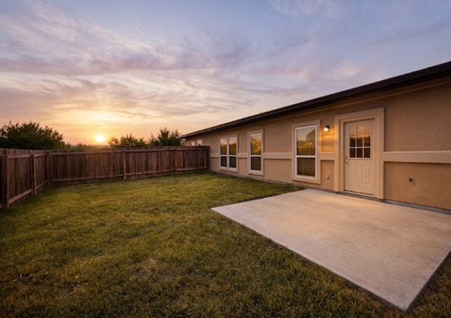 Building Photo - AVAILABLE NOW ; APPLY AT OUR WEBSITE!!!