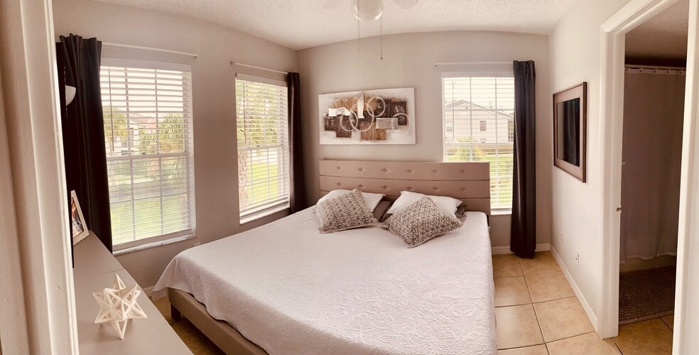 MASTER BEDROOM - 124 Santa Clara Dr