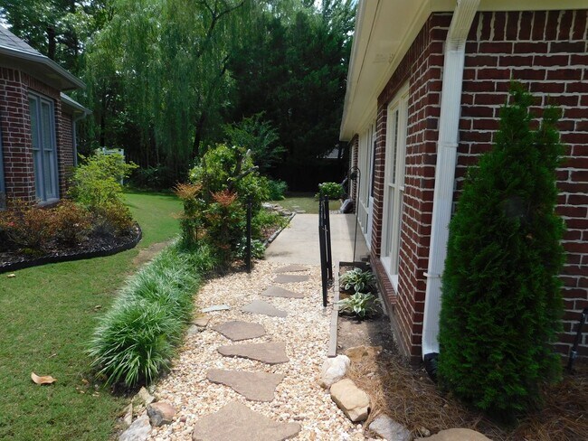 Building Photo - Your Dream Rental Awaits in Gated Greyston...
