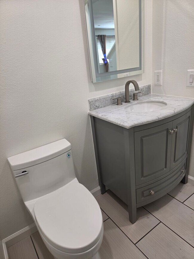 Building Photo - TOWNHOUSE-STYLE 3 BR + 2 1/2 BA UNIT IN CANYON COUNTRY AVAILABLE NOW
