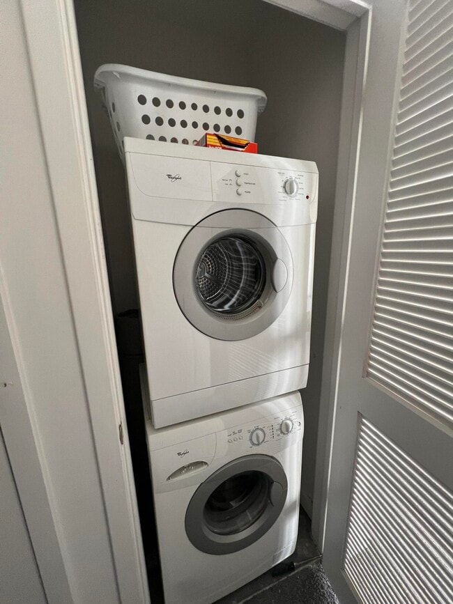 Building Photo - 300 S Australian Ave