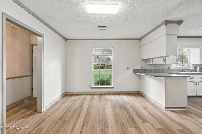 Building Photo - 301 Estainville Ave