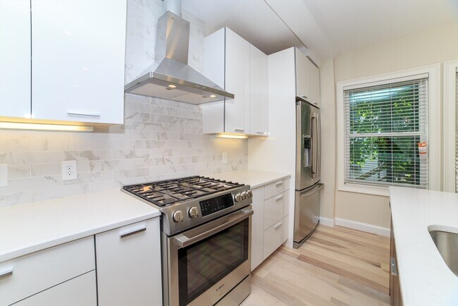 Building Photo - 189 I St