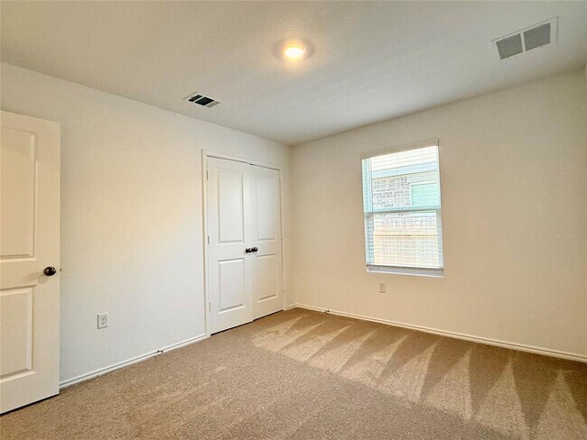 Building Photo - 113 Imola St