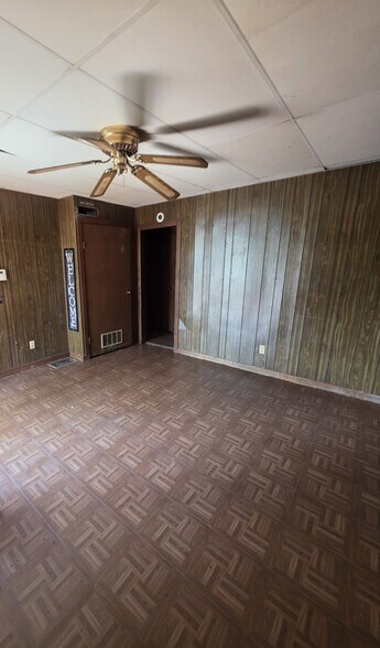 Building Photo - 2448 E Wood St