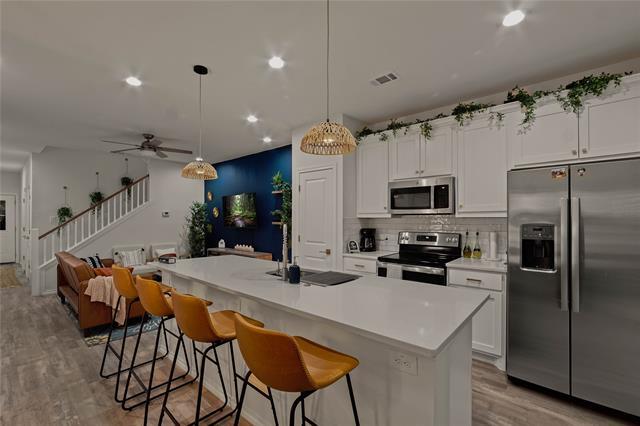 Building Photo - 430 N Denley Dr