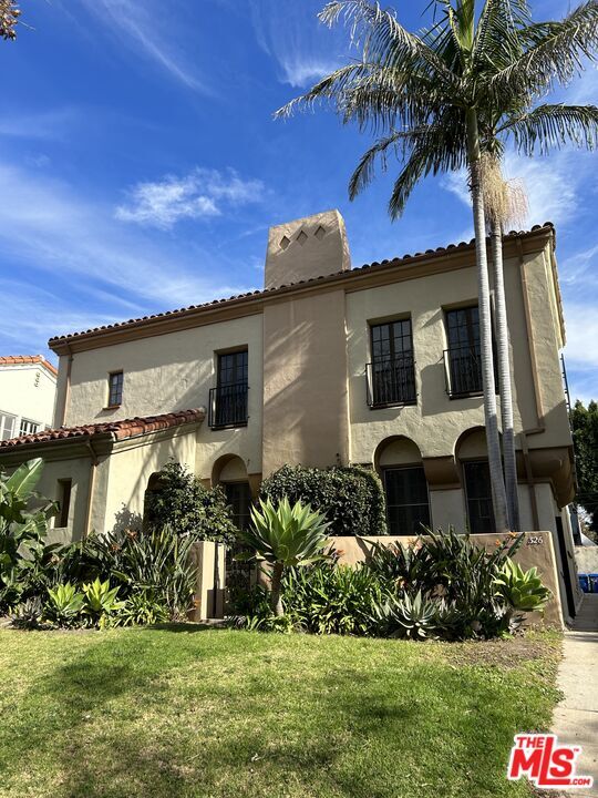 Building Photo - 326 N Orange Dr